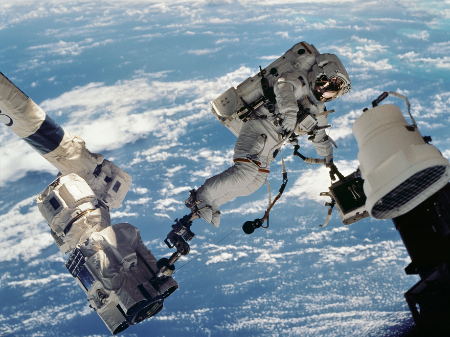 astronaut in space walk